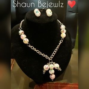 Beaded necklace & earrings set